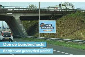 'Doe de bandencheck!' van gerecycled plastic 