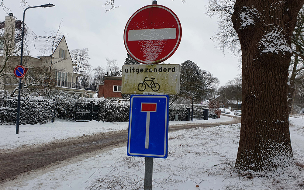 Kwaliteit van verkeersborden controleren
