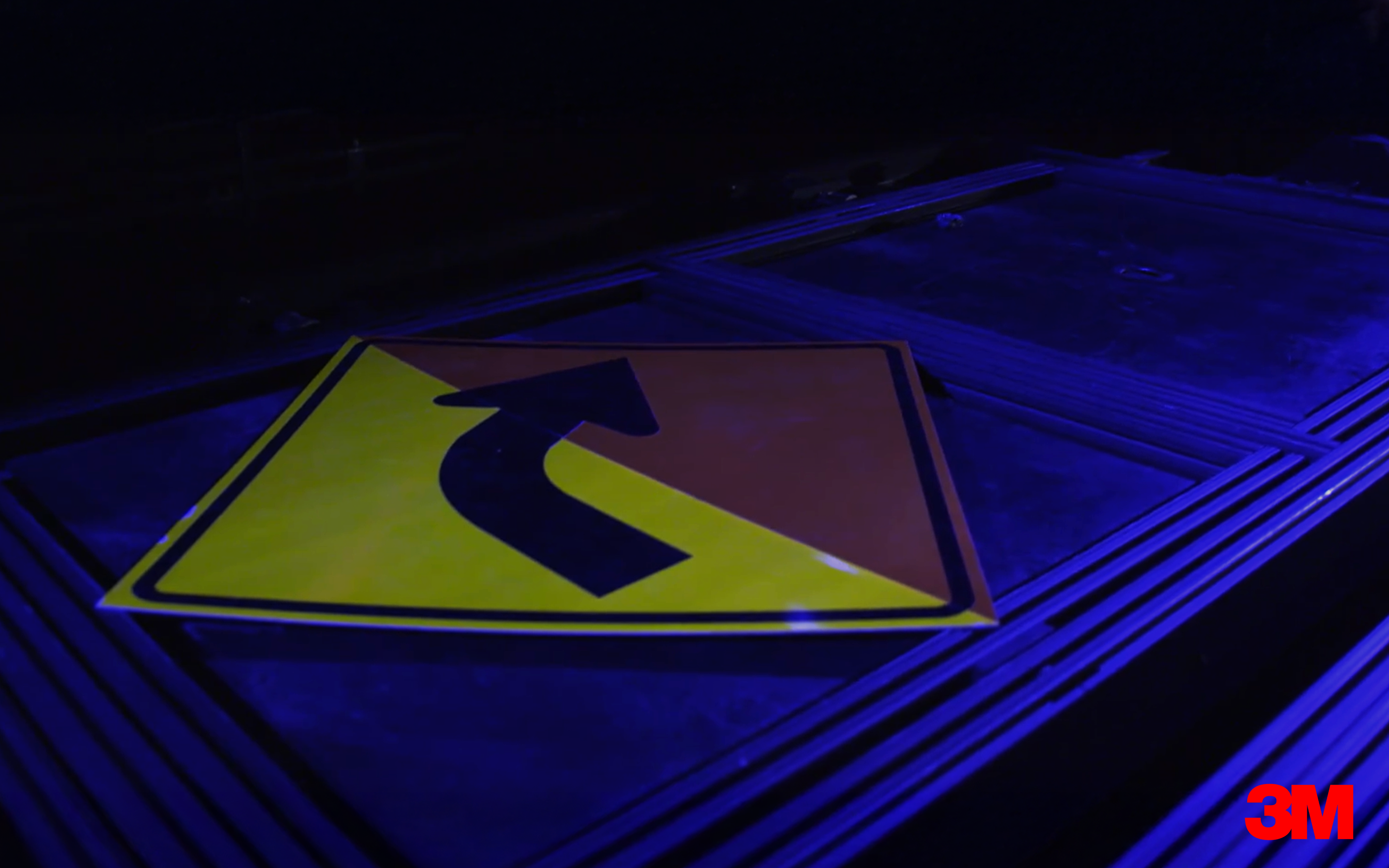 Waarom fluor folie het nieuwe standaardbeeld wordt bij tijdelijke verkeersmaatregelen